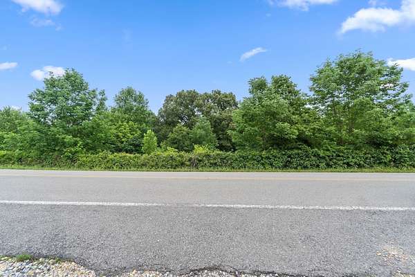 10.1 Acres of Land for Sale in Cunningham, Tennessee