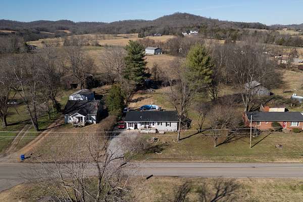 0.52 Acres of Residential Land with Home for Sale in Bethpage, Tennessee