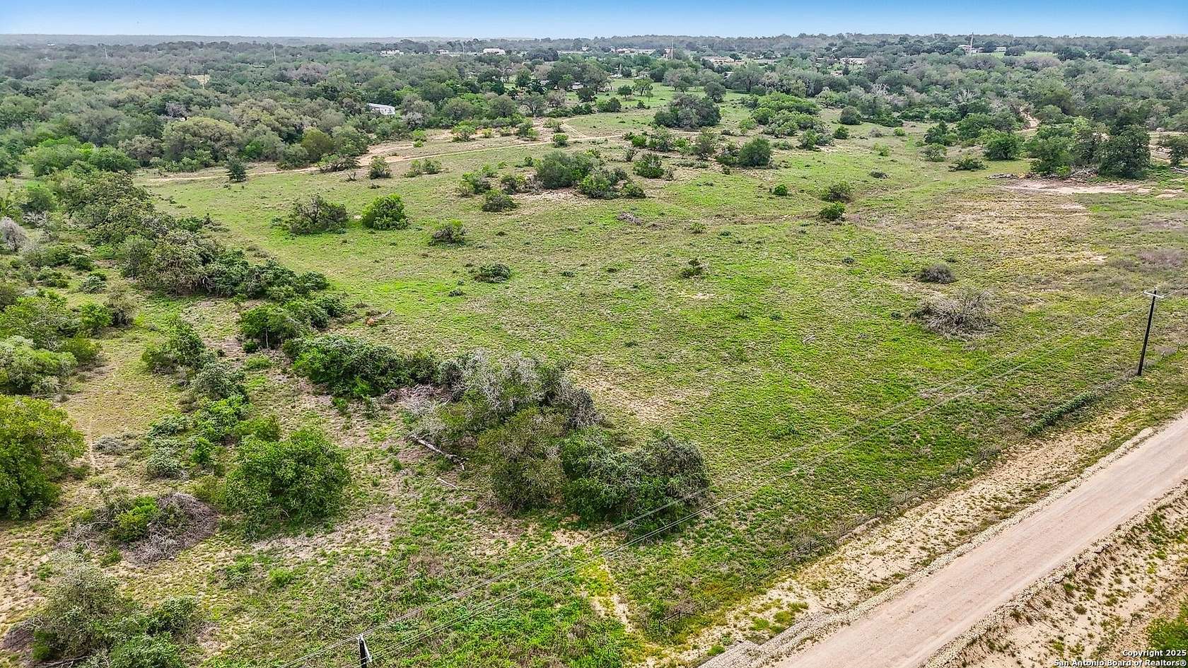 10 Acres of Land for Sale in Somerset, Texas