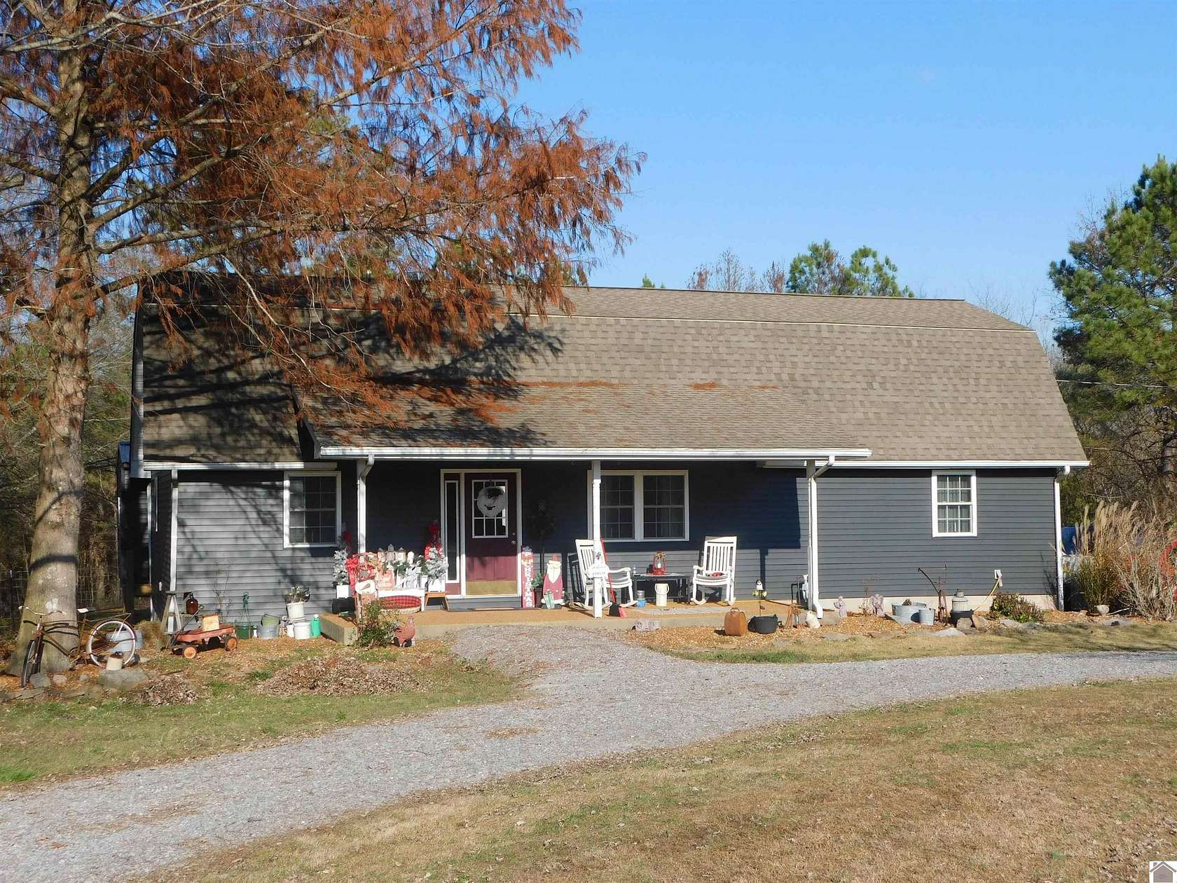 2.42 Acres of Residential Land with Home for Sale in Benton, Kentucky