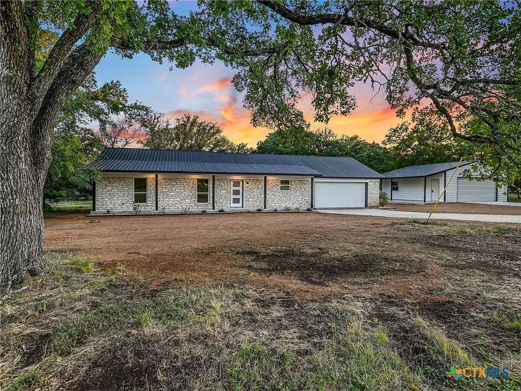 3.1 Acres of Residential Land with Home for Lease in Liberty Hill, Texas