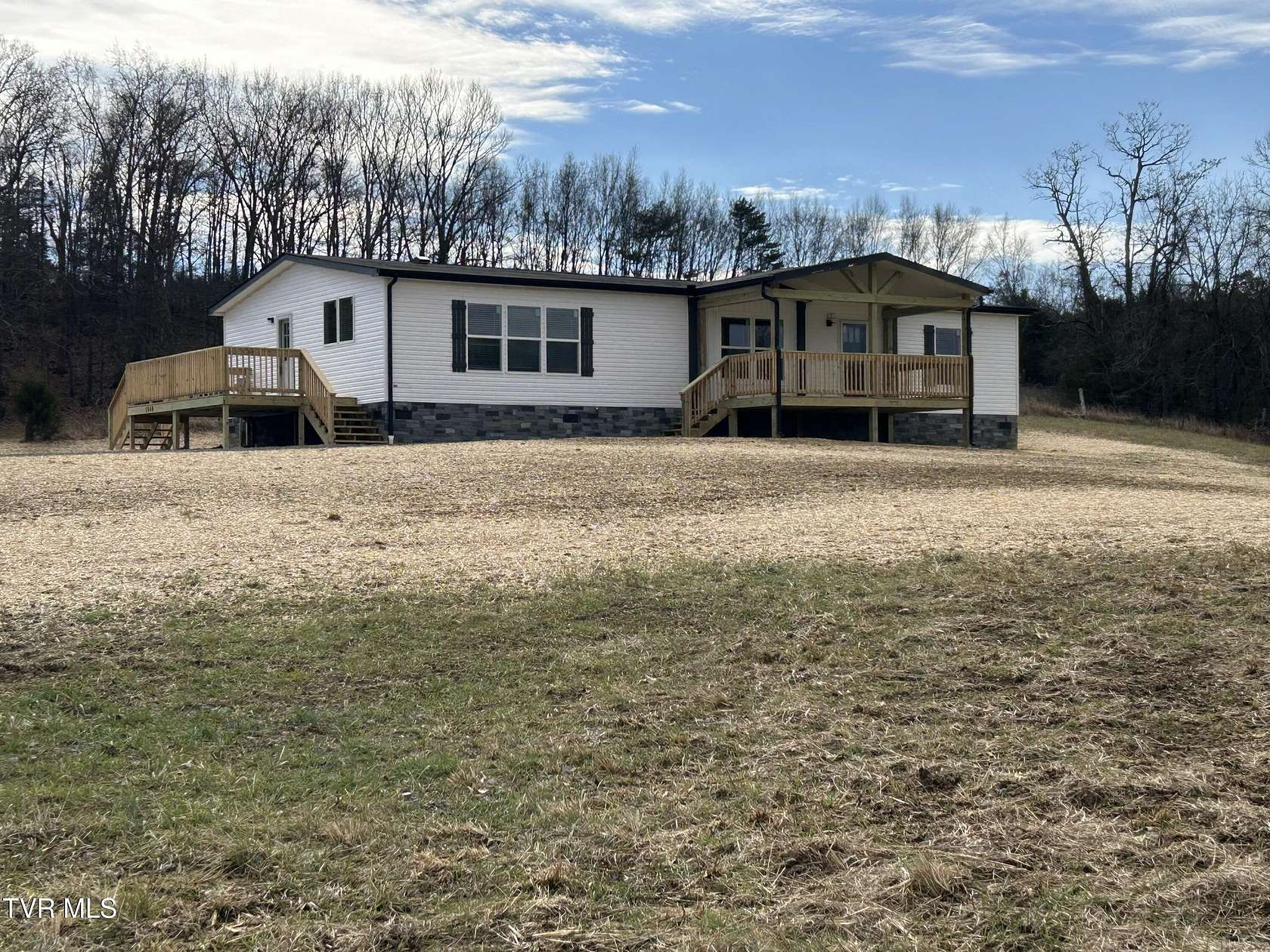 3.46 Acres of Residential Land with Home for Sale in Midway, Tennessee