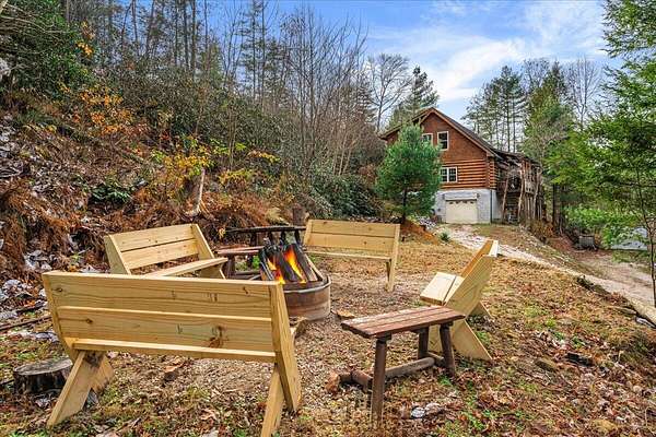 2.74 Acres of Residential Land with Home for Sale in Zoe, Kentucky