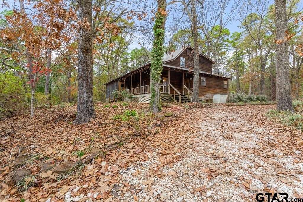 9.4 Acres of Residential Land with Home for Sale in Whitehouse, Texas