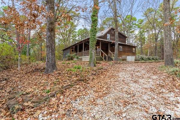 9.4 Acres of Residential Land with Home for Sale in Whitehouse, Texas