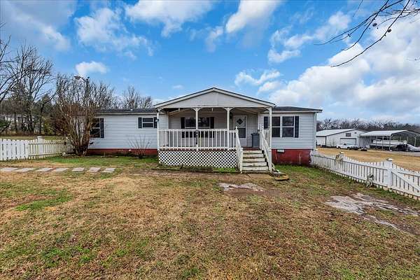 1.7 Acres of Residential Land with Home for Sale in Lebanon, Tennessee