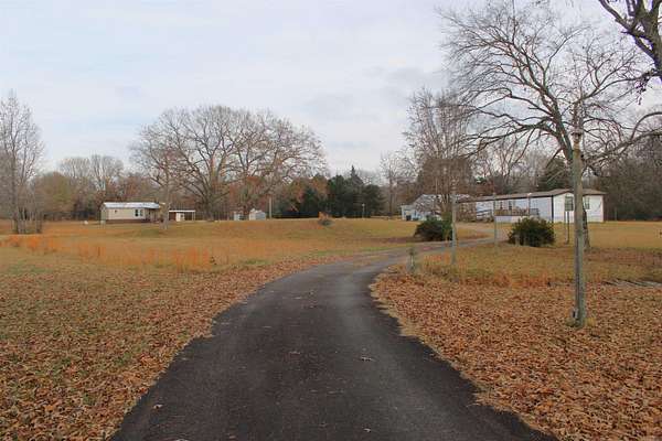 6 Acres of Residential Land with Home for Sale in Greenbrier, Arkansas