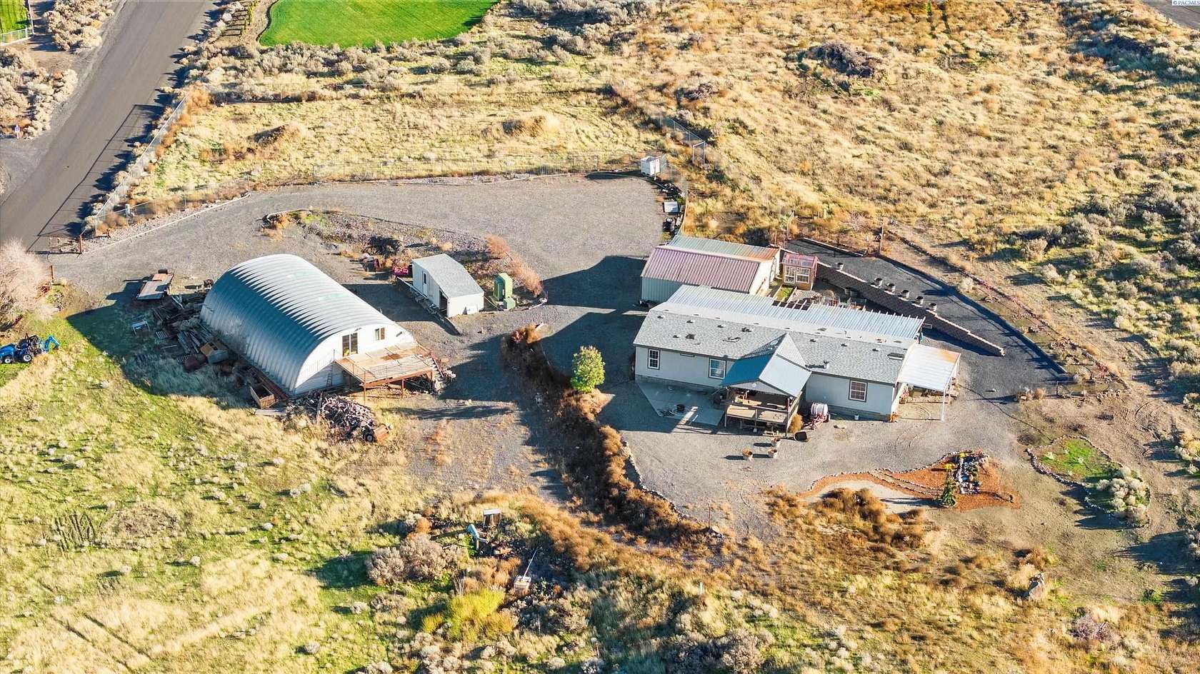 5.65 Acres of Residential Land with Home for Sale in Benton City, Washington