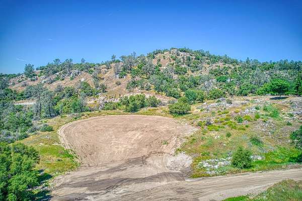 14.5 Acres of Land for Sale in Prather, California