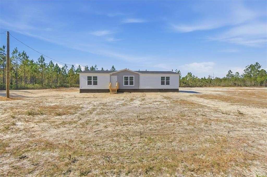 3 Acres of Residential Land with Home for Sale in Waycross, Georgia