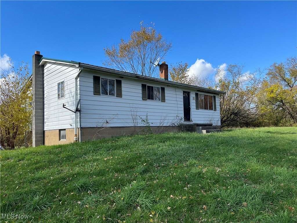 4.55 Acres of Residential Land with Home for Sale in Richmond, Ohio