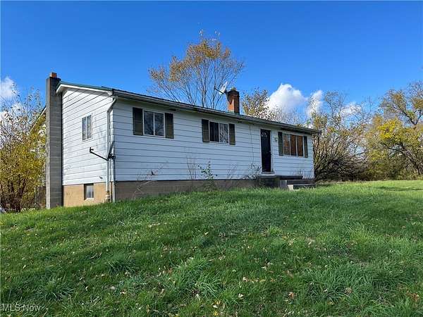 4.55 Acres of Residential Land with Home for Sale in Richmond, Ohio