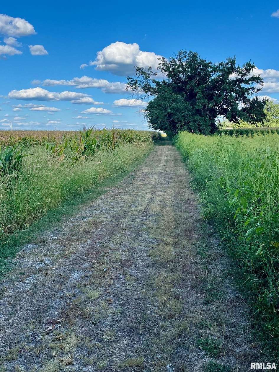 2 Acres of Residential Land for Sale in Taylorville, Illinois