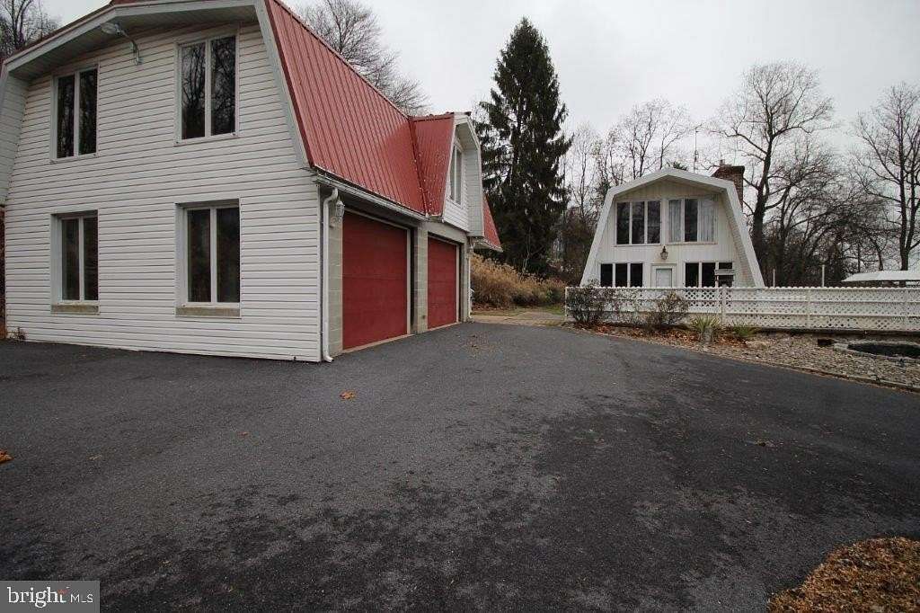 5.1 Acres of Residential Land with Home for Lease in Holtwood, Pennsylvania