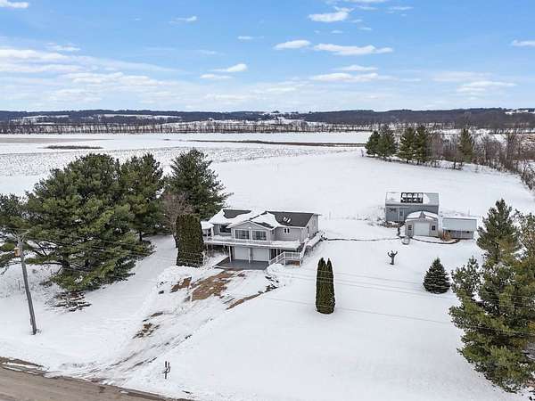 2 Acres of Residential Land with Home for Sale in Ridott, Illinois