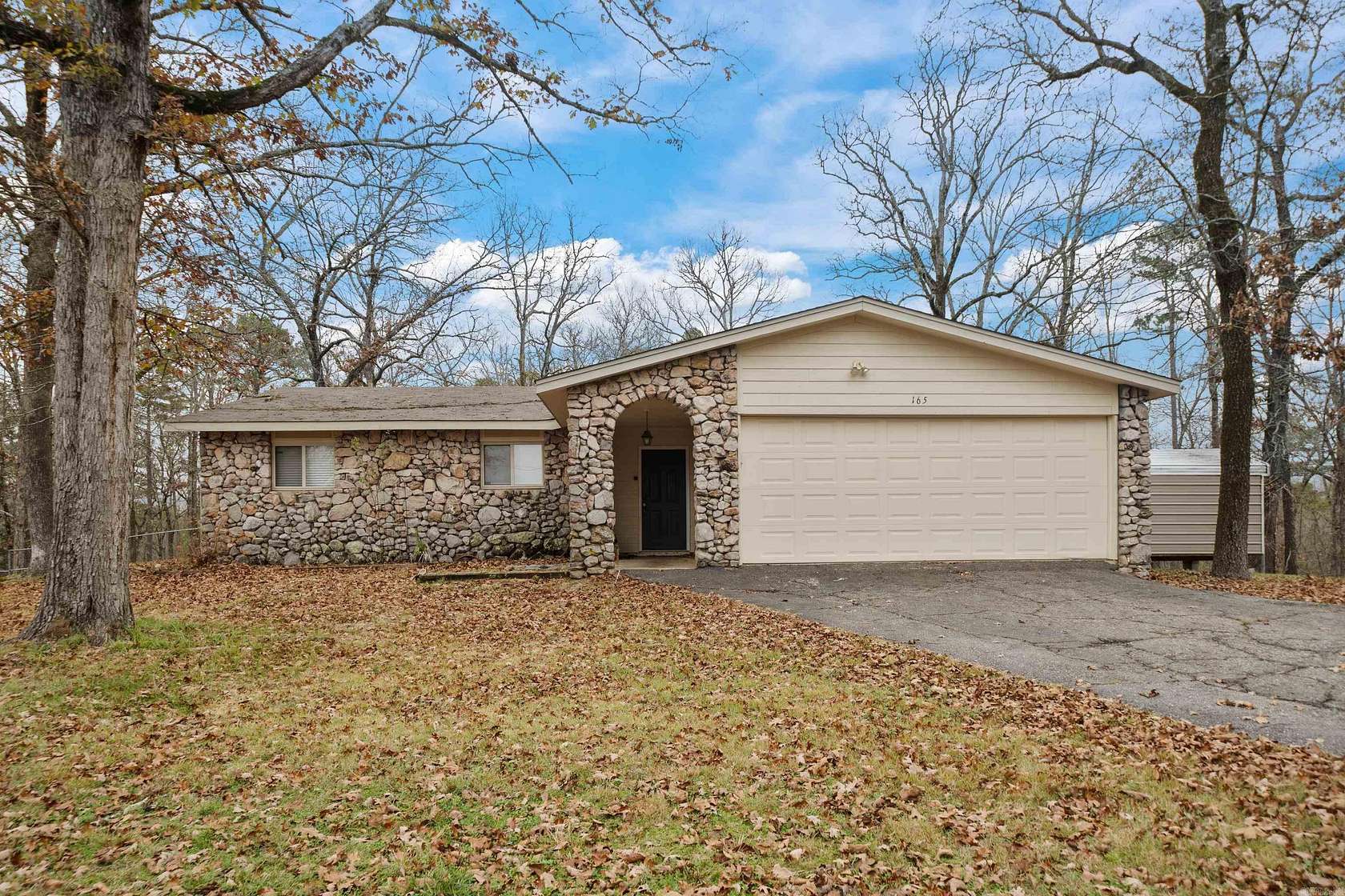 1.73 Acres of Residential Land with Home for Sale in Hot Springs, Arkansas