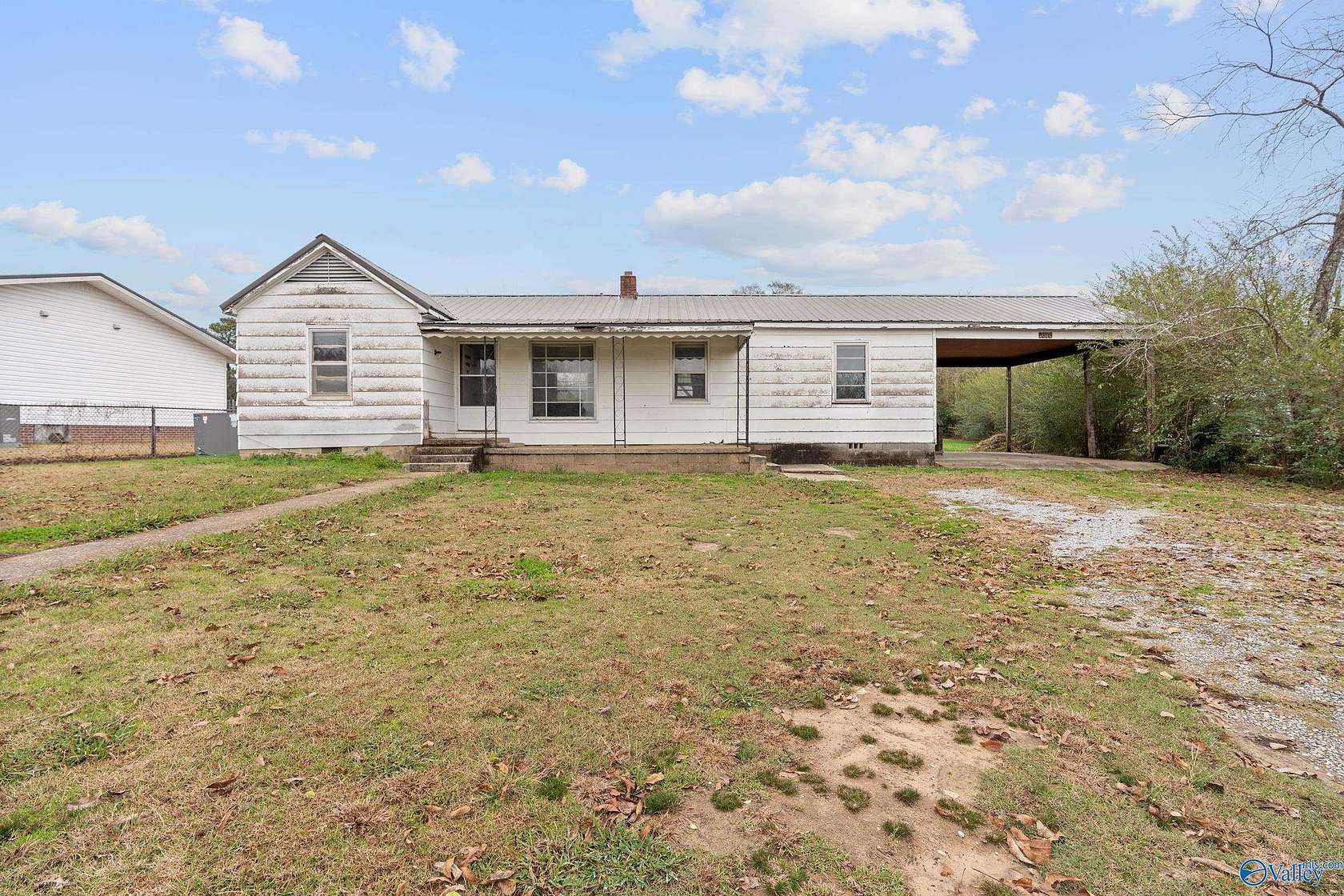 2 Acres of Residential Land with Home for Sale in Hartselle, Alabama