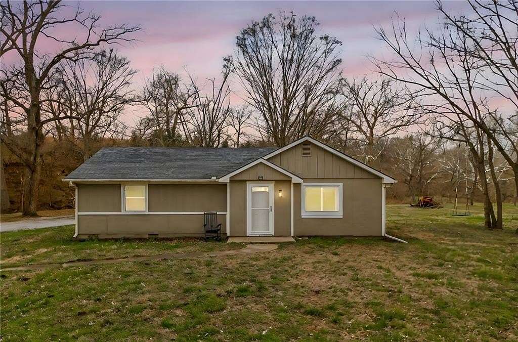 5 Acres of Land with Home for Sale in Smithville, Missouri