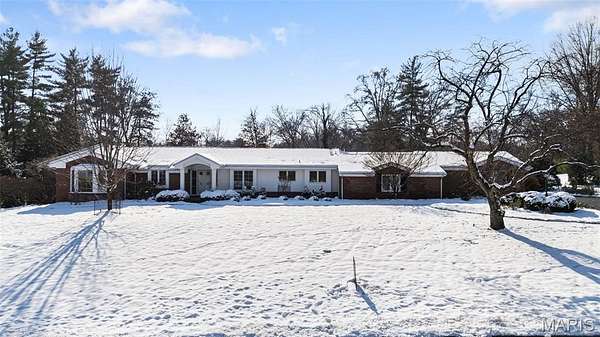 1.8 Acres of Residential Land with Home for Sale in Ladue, Missouri