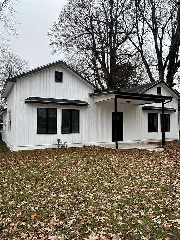 3.64 Acres of Improved Mixed-Use Land for Sale in Charleston, Missouri