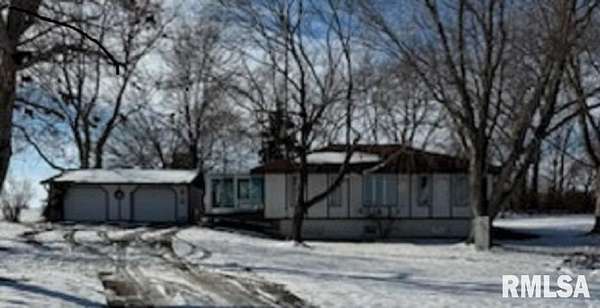 3 Acres of Residential Land with Home for Sale in Jacksonville, Illinois