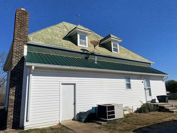 19.4 Acres of Improved Land for Sale in Columbia, Tennessee