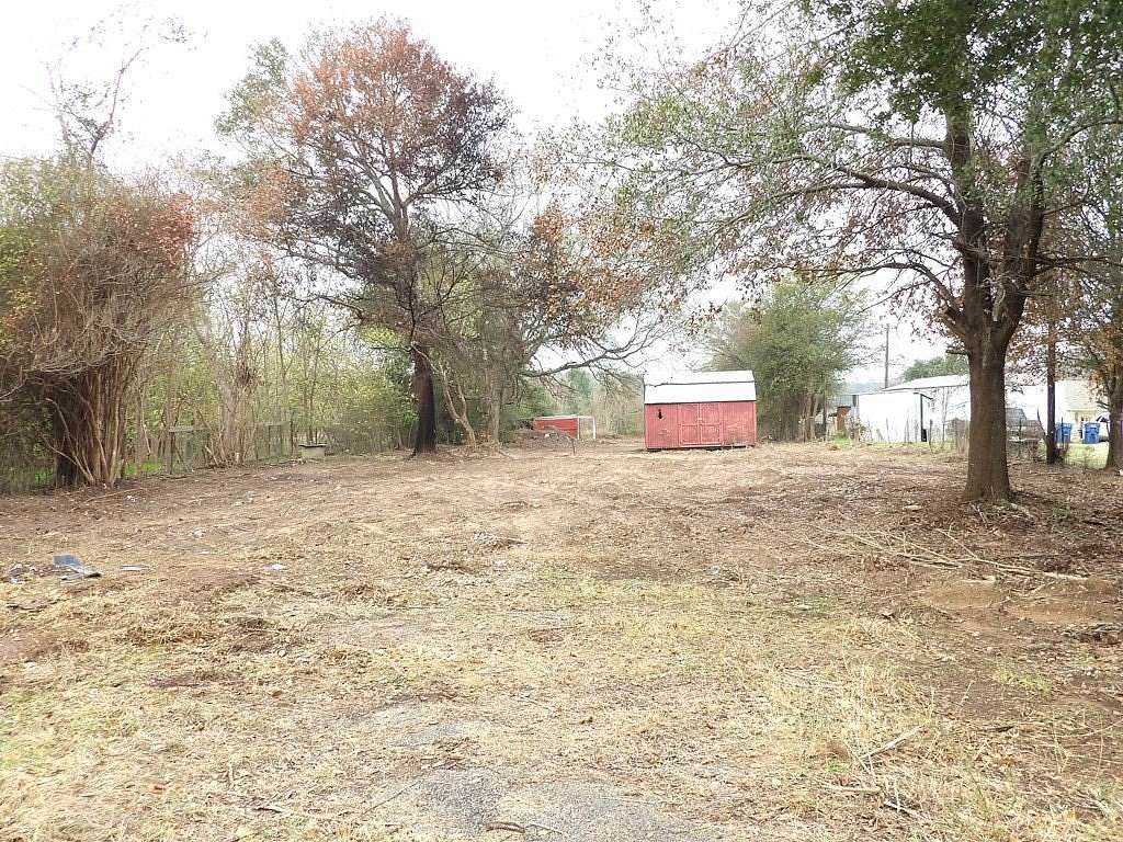 1 Acre of Residential Land for Sale in Crockett, Texas