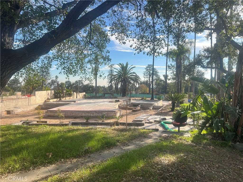 0.25 Acres of Residential Land for Sale in Altadena, California