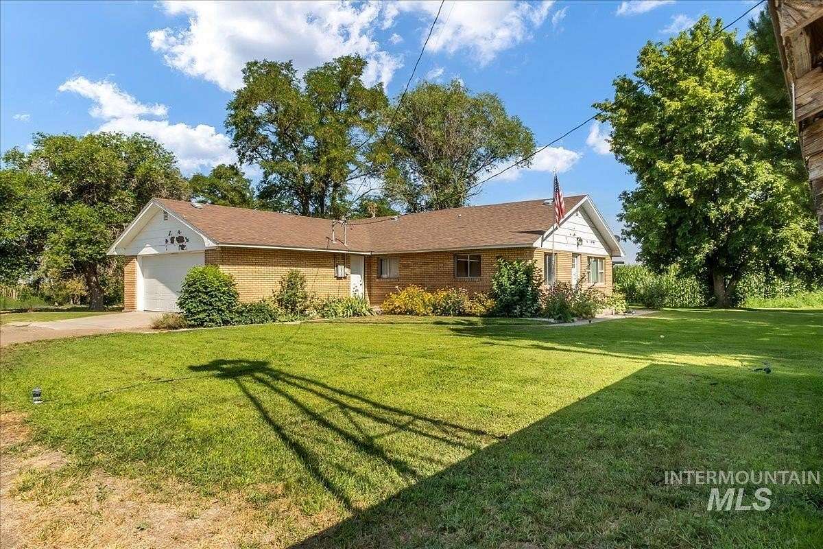 5.77 Acres of Residential Land with Home for Sale in Jerome, Idaho