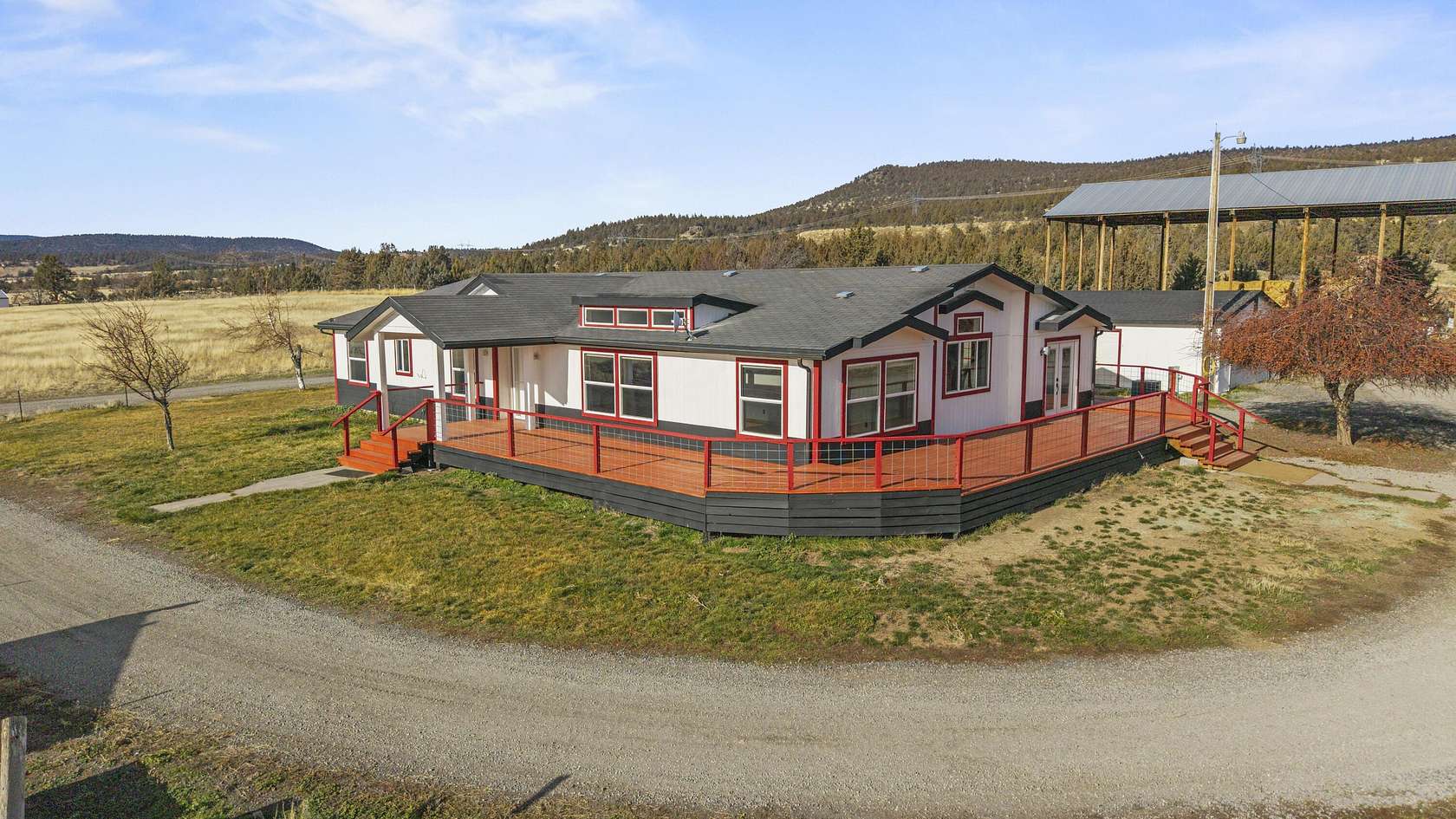 161 Acres of Land with Home for Sale in Malin, Oregon