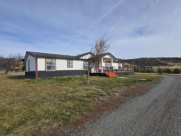 161 Acres of Agricultural Land with Home for Sale in Malin, Oregon