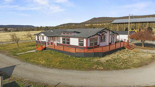 161 Acres of Agricultural Land with Home for Sale in Malin, Oregon