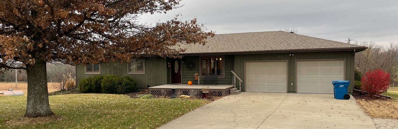 7 Acres of Residential Land with Home for Sale in New Strawn, Kansas