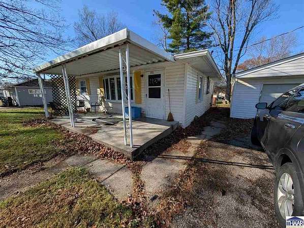 26 Acres of Land with Home for Sale in Cloverdale, Indiana