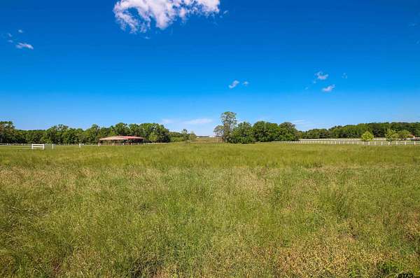 5 Acres of Land for Sale in Lindale, Texas