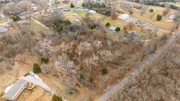 3 Acres of Residential Land for Sale in Bonner Springs, Kansas