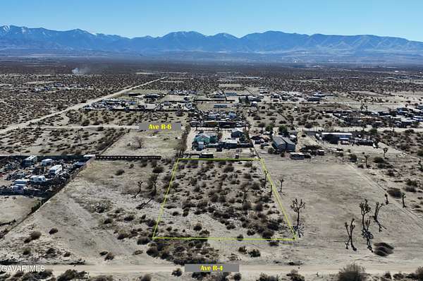 0.92 Acres of Land for Sale in Littlerock, California