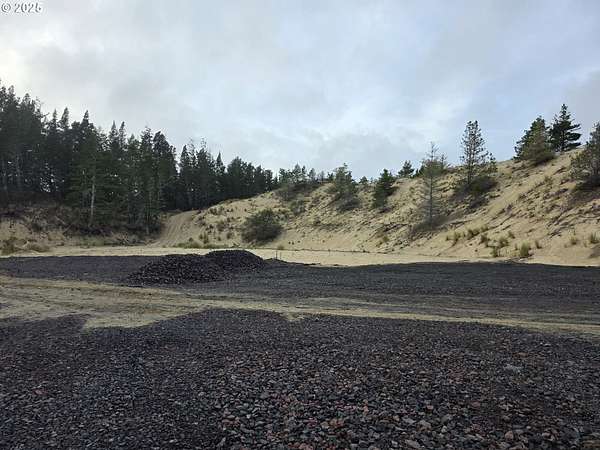 3 Acres of Residential Land for Sale in Lakeside, Oregon