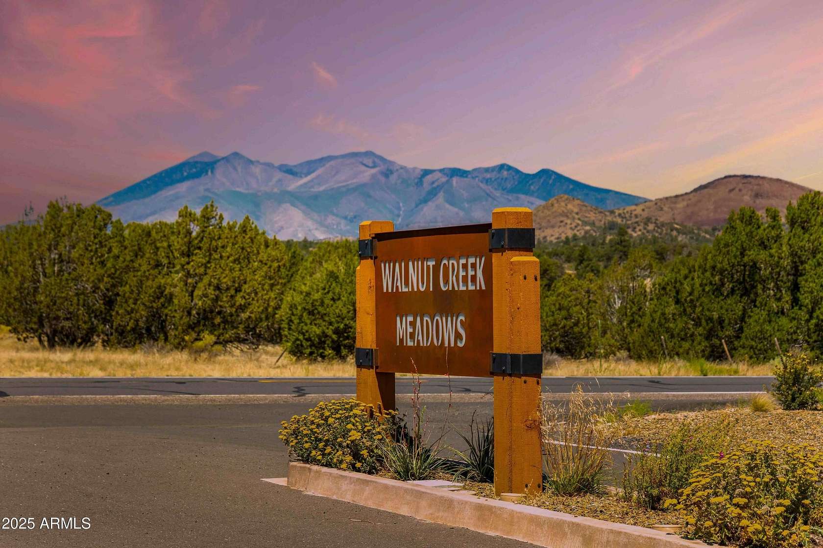 2.5 Acres of Residential Land with Home for Sale in Flagstaff, Arizona