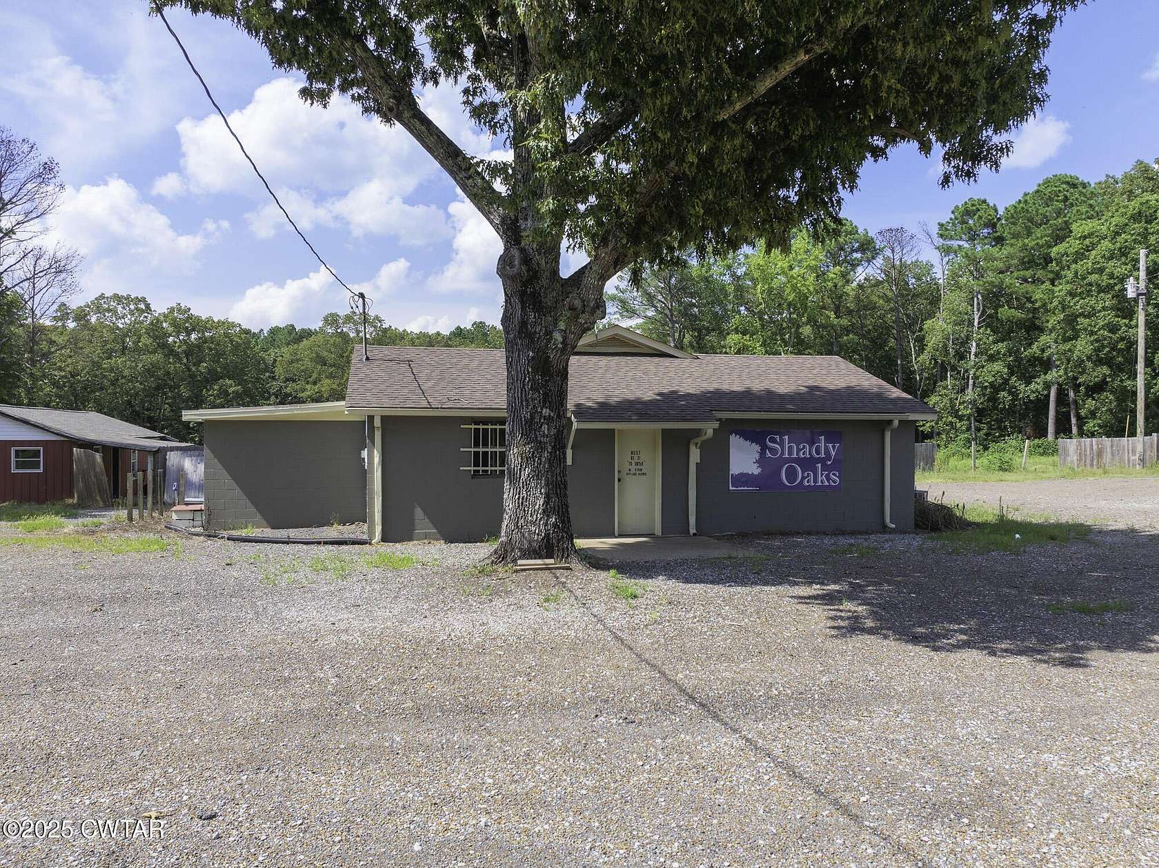 3.9 Acres of Residential Land with Home for Sale in Huron, Tennessee