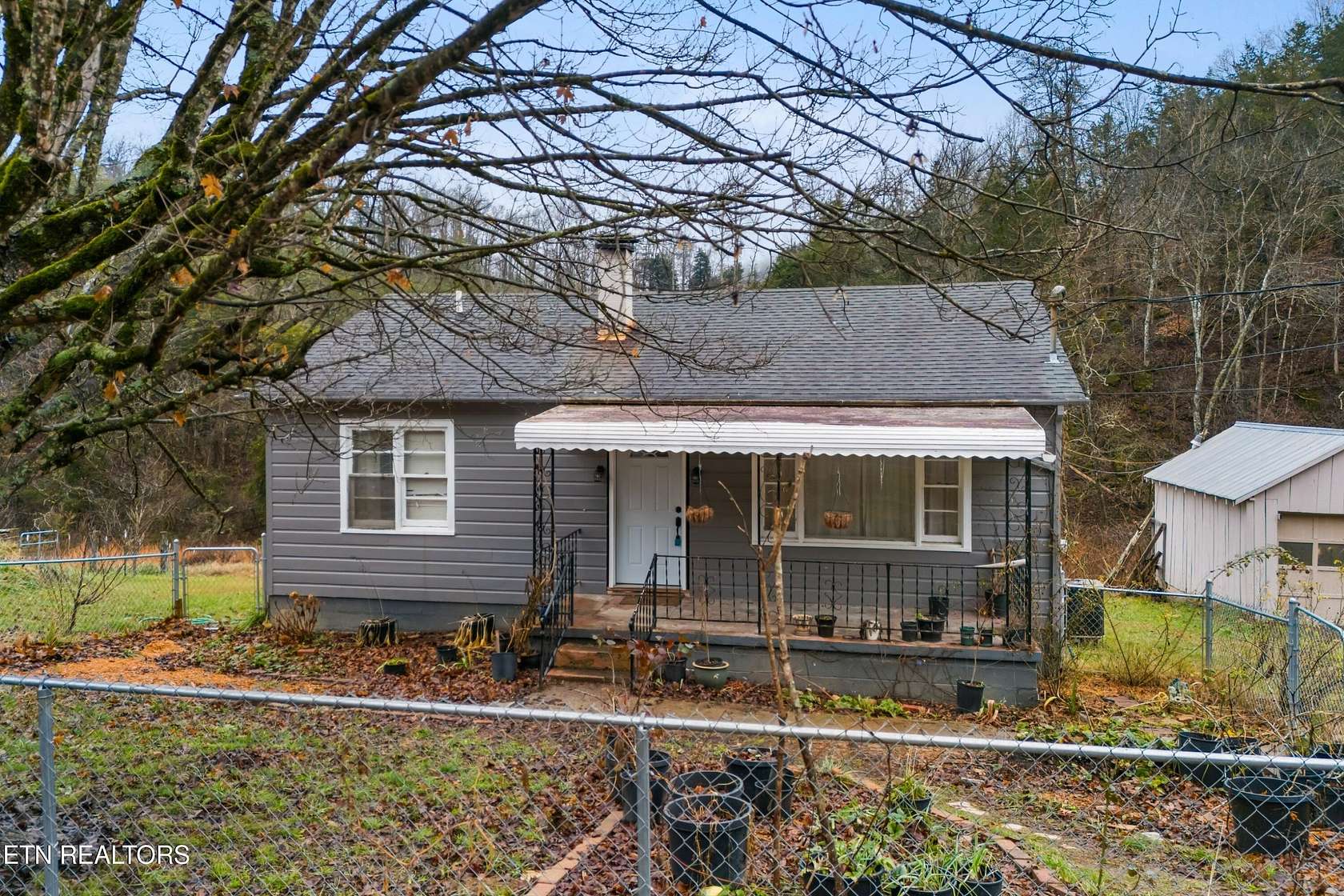 10 Acres of Land with Home for Sale in Washburn, Tennessee