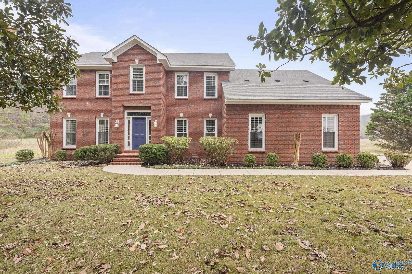 6.5 Acres of Residential Land with Home for Sale in Decatur, Alabama