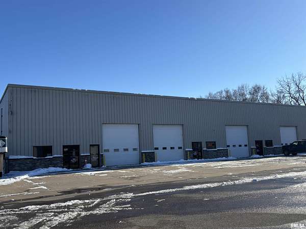 1.64 Acres of Improved Commercial Land for Lease in Clinton, Iowa