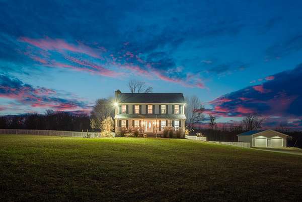 3.73 Acres of Residential Land with Home for Sale in Clarksville, Tennessee