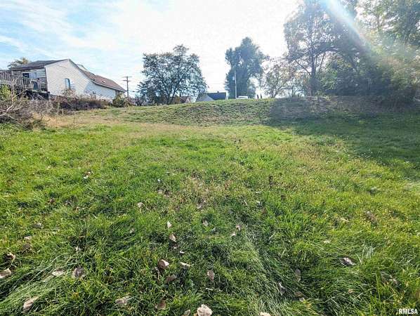 0.3 Acres of Residential Land for Sale in Creve Coeur, Illinois