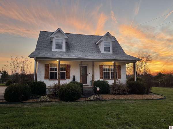 9.3 Acres of Residential Land with Home for Sale in Cadiz, Kentucky