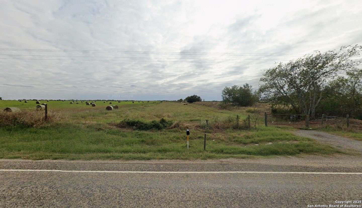 1.59 Acres of Residential Land for Sale in Moore, Texas