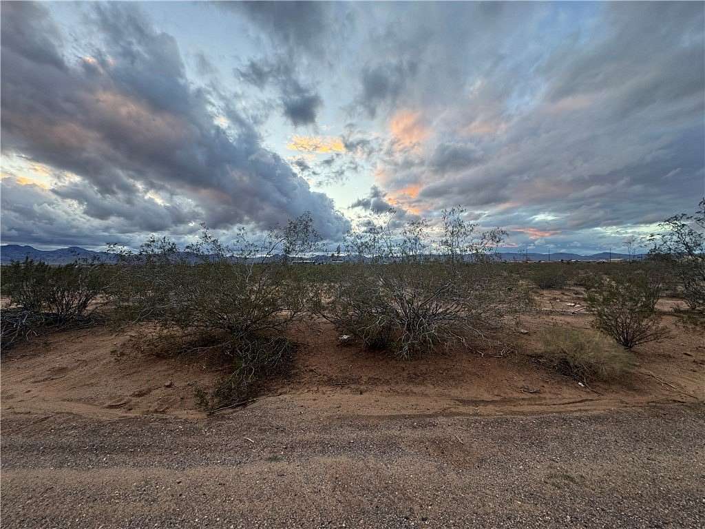 2.7 Acres of Residential Land for Sale in Golden Valley, Arizona