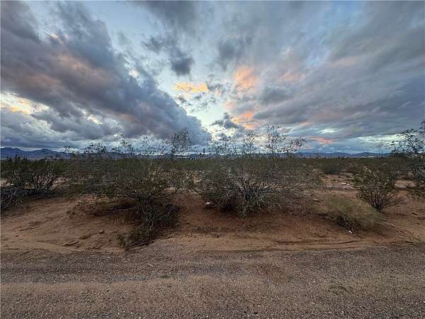 2.7 Acres of Residential Land for Sale in Golden Valley, Arizona