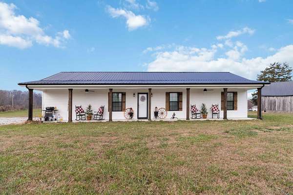 2 Acres of Residential Land with Home for Sale in Russell Springs, Kentucky